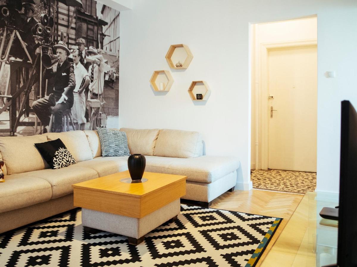 Alba Apartment On Calea Victoriei Bukarest Exteriör bild